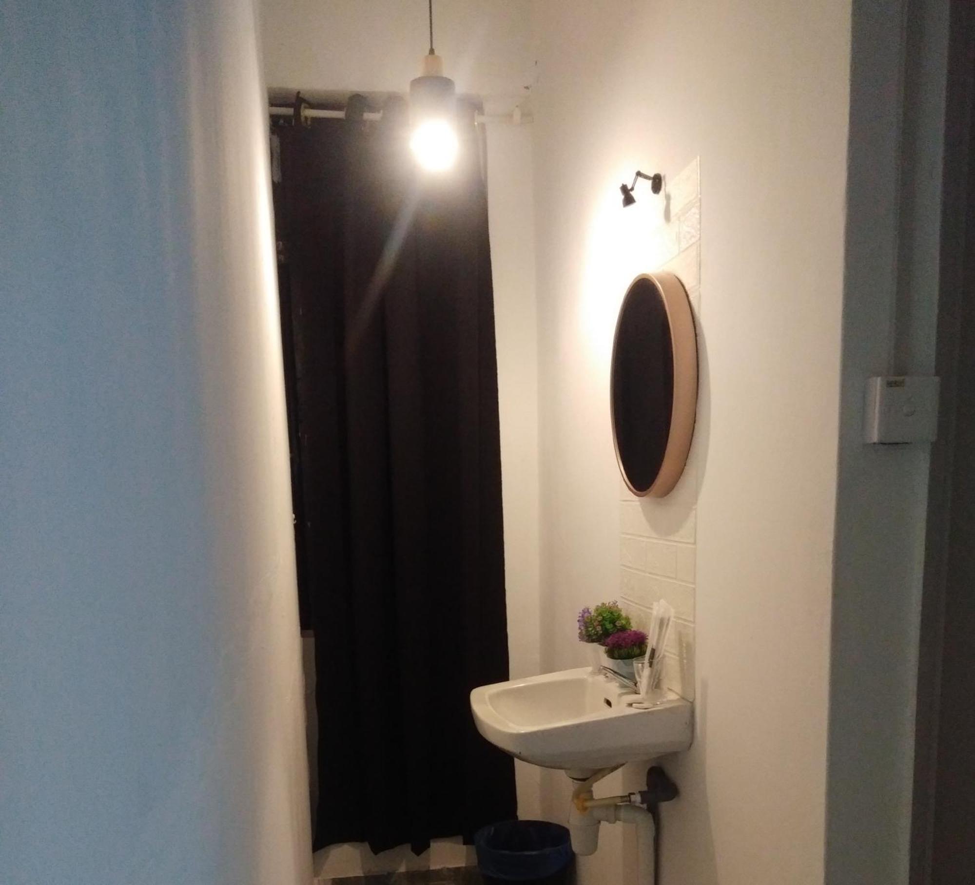 Nonee Guesthouse クアラルンプール エクステリア 写真